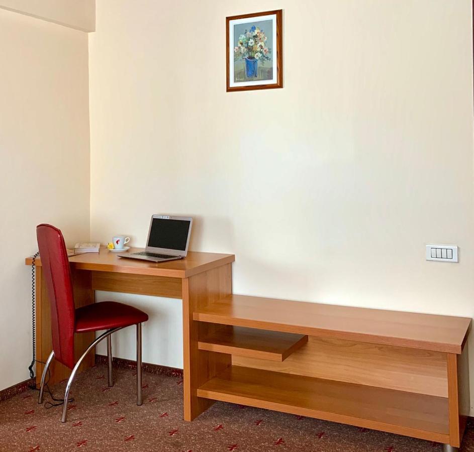 Hotel Victoria Kaloşvar Dış mekan fotoğraf