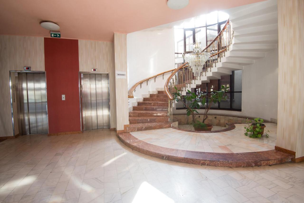Hotel Victoria Kaloşvar Dış mekan fotoğraf