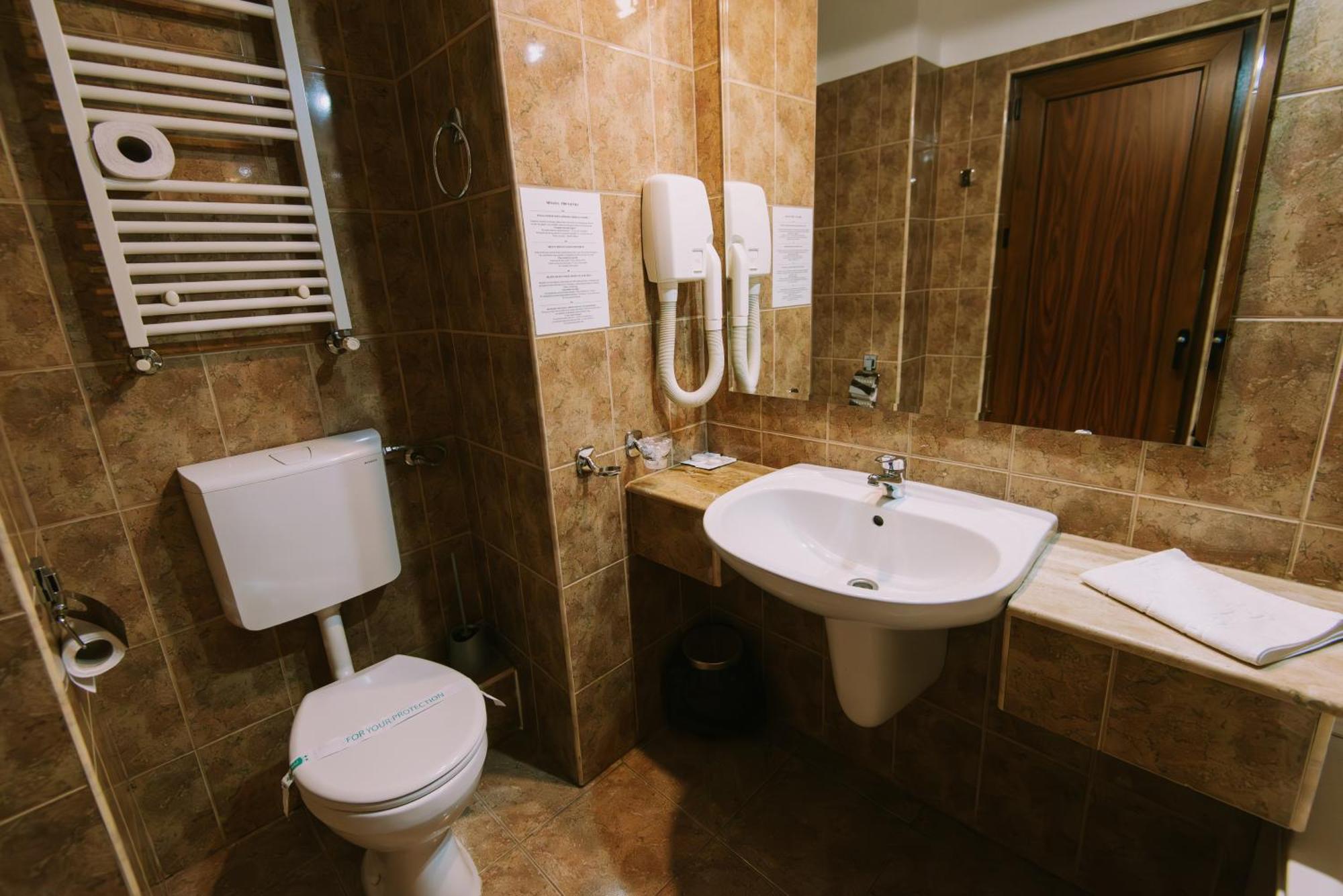 Hotel Victoria Kaloşvar Dış mekan fotoğraf