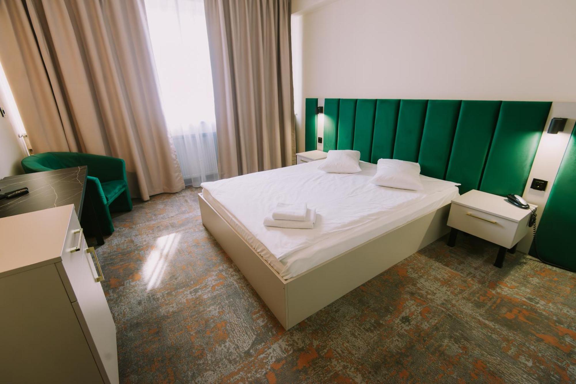 Hotel Victoria Kaloşvar Dış mekan fotoğraf